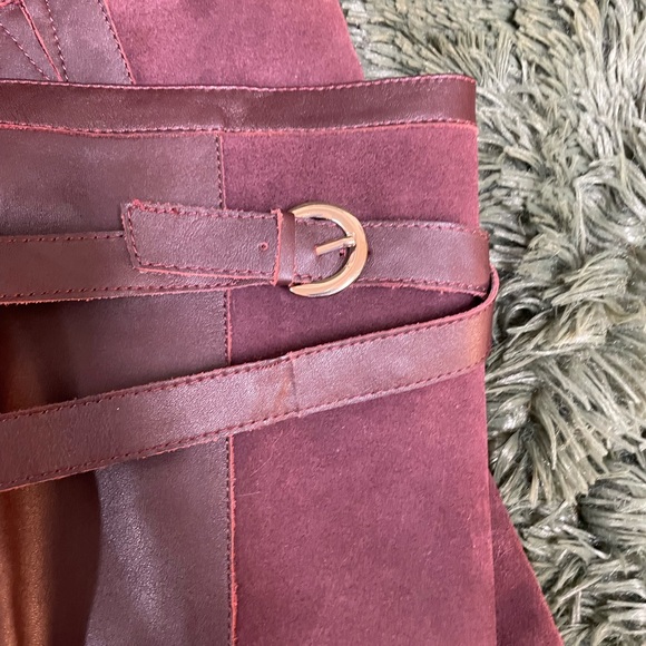 Burgundy leather knee high boots - Picture 4 of 6